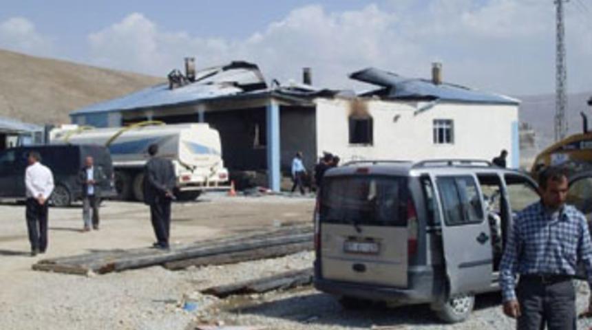 PKK'lılar 4 kişiyi ka&ccedil;ırdı