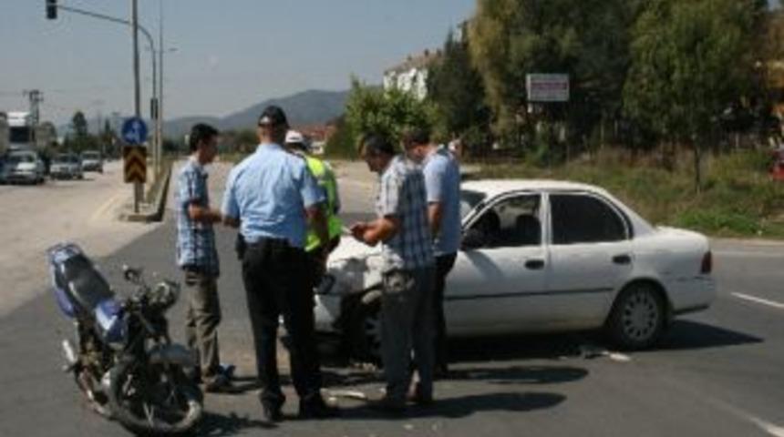 D&uuml;zce&rsquo;de Trafik Kazası: 2 Yaralı