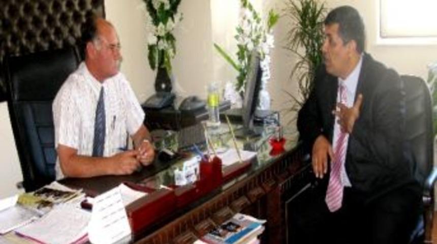 Araban İl&ccedil;e M&uuml;ft&uuml;s&uuml; Sevin&ccedil; İl&ccedil;e Milli Eğitim M&uuml;d&uuml;r&uuml; G&uuml;ndeş&rsquo;i Ziyaret Etti