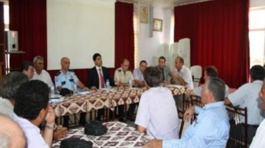 Selendi Kaymakamı Yasin Ortakcı, İl&ccedil;eye Bağlı B&uuml;t&uuml;n K&ouml;y Muhtarlarını Resmi Kurum Amirleri Birlikte K&ouml;ylerin Sorunlarına &Ccedil;&ouml;z&uuml;m Ve Eksikleri Gidermek İ&ccedil;in Toplantı Yaptı