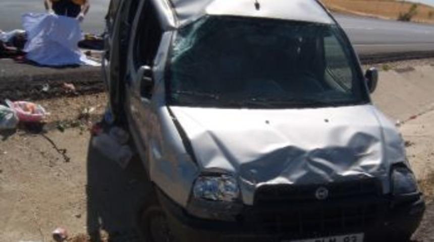 Afyonkarahisar&rsquo;da Kaza: 1 &Ouml;l&uuml;, 4 Yaralı