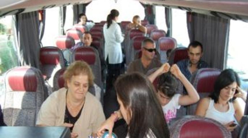 Kara Yolunda Tatlı İkramı