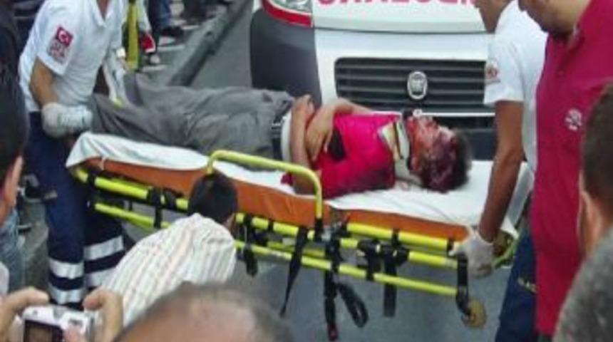 S&ouml;ke&rsquo;de Motosiklet Kazası; 2 Ağır Yaralı