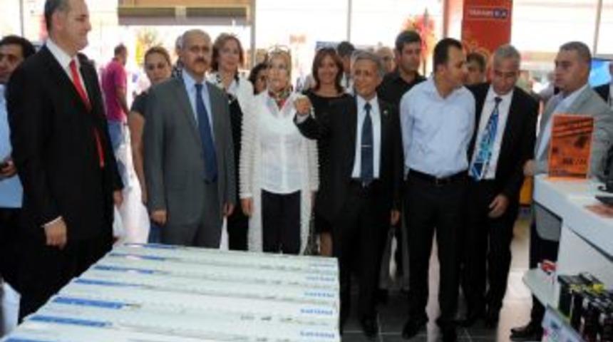 Salihli'de A&ccedil;ılan Festiva Outlet, 450 Kişiye Istihdam Sağladı