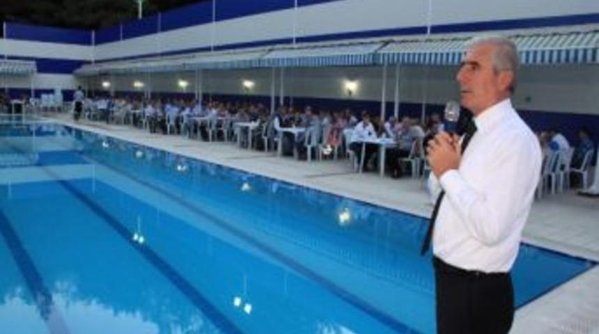 Başkan Yenihan&rsquo;dan Belediye &Ccedil;alışanlarına Jest
