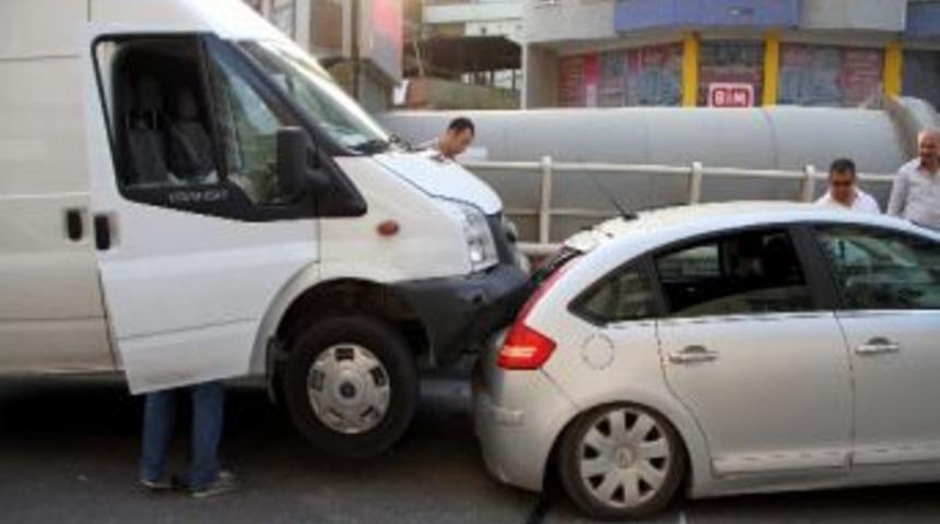 Minib&uuml;s, Otomobilin &Uuml;st&uuml;ne &Ccedil;ıktı