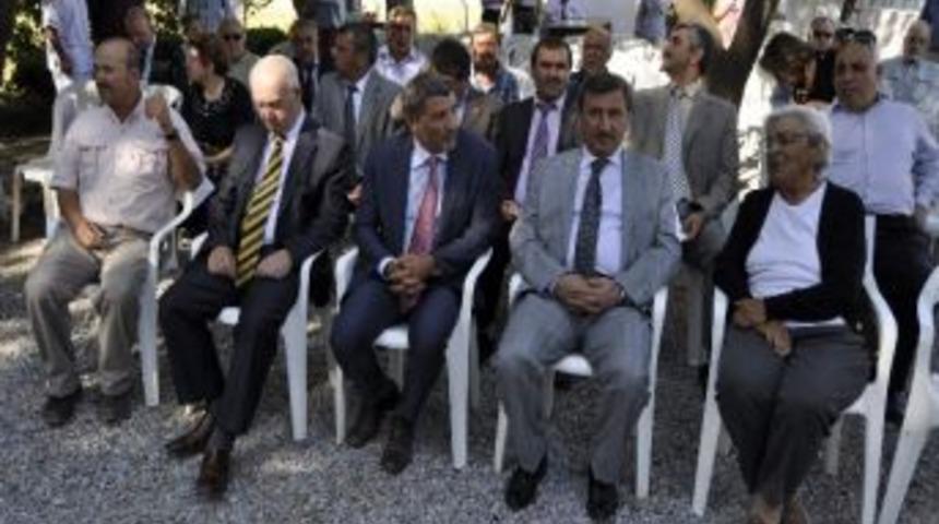 Vali Tarihi Kazı Yaptı