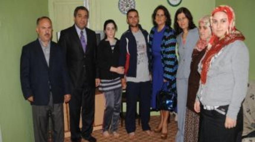 Trabzonlu Şehit Ve Gazi Ailesine Bayan Kızılcık'tan Ziyaret