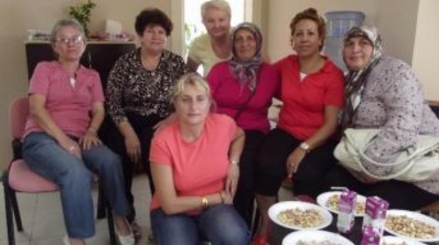 İzmit&rsquo;te Mahallede G&uuml;n Etkinlikleri B&uuml;y&uuml;k İlgi G&ouml;r&uuml;yor