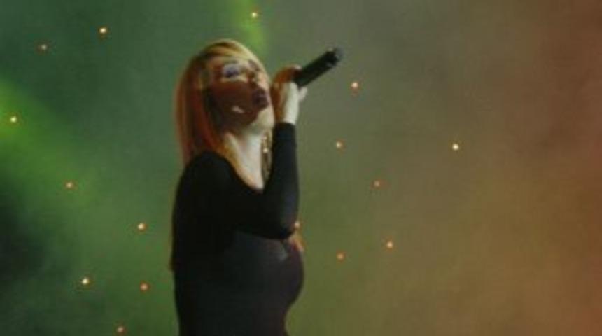 Hande Yener'den Muhteşem Konser