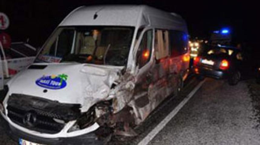 Eşek zincirleme kazaya neden oldu