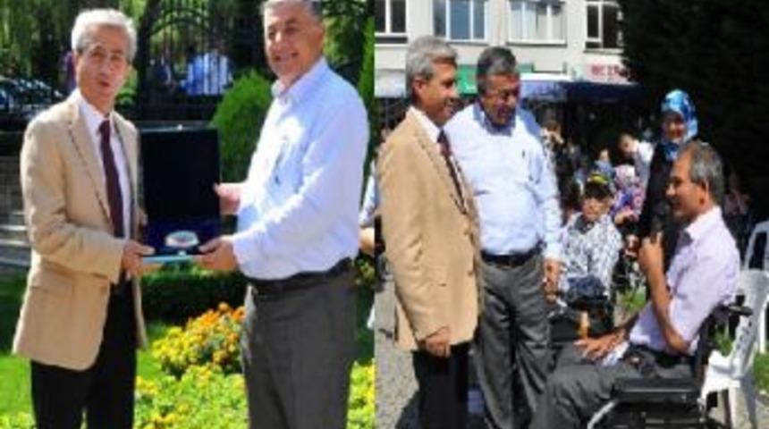 Ak&uuml;l&uuml; sandalyeler sahiplerine teslim edildi