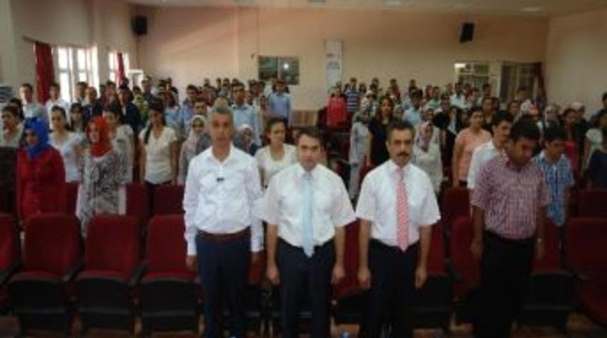 Kahta&rsquo;da &Ouml;ğretmenlere Uyum Eğitimi Semineri Veriliyor