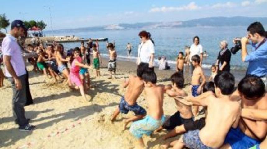 Altınkemer Sahilinde Engelli &Ouml;ğrenciler Yarıştı