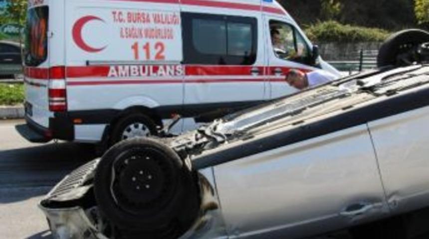 D&uuml;z Yolda Takla Attı, Burnu Bile Kanamadı