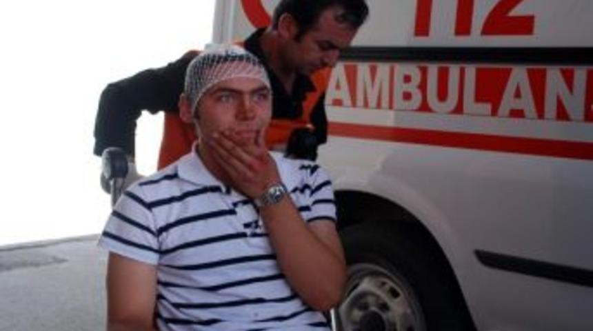 Otomobil Duvara &Ccedil;arptı: 1 Yaralı