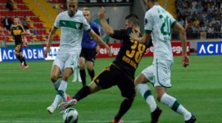 Bursaspor Karab&uuml;kspor Ma&ccedil;ına Uludağ Formasıyla &Ccedil;ıkacak
