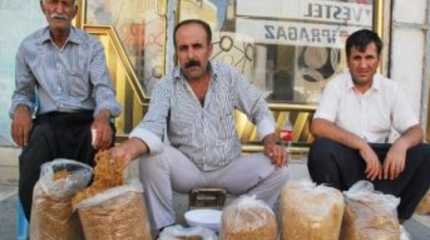 T&uuml;t&uuml;n &Uuml;reticileri &Ccedil;&ouml;z&uuml;m İstiyor