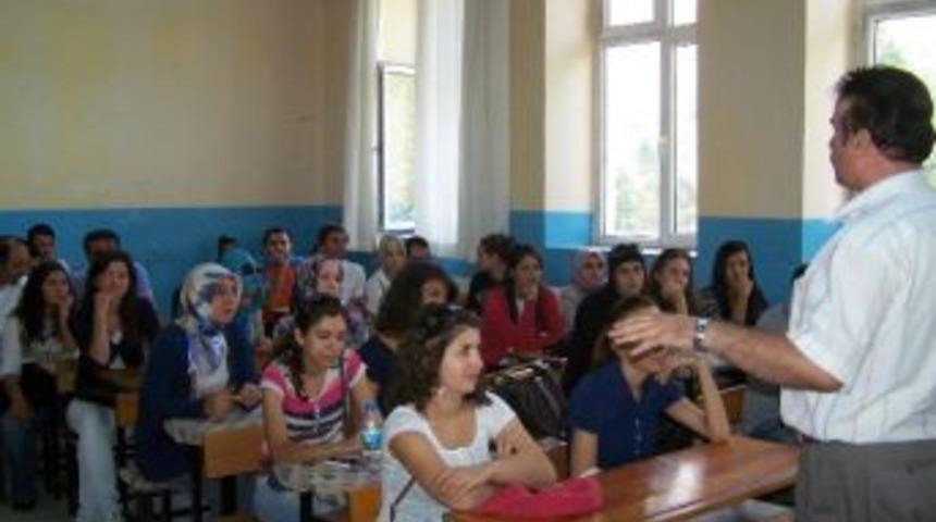 Yeni &Ouml;ğretmenler İ&ccedil;in Uyum Semineri