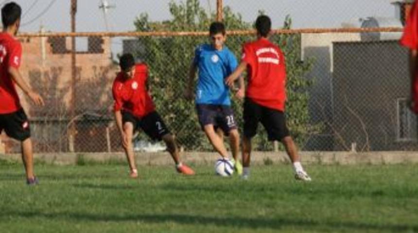 B&uuml;y&uuml;kşehir Belediyespor Akademi Ligi'ne Hazırlanıyor