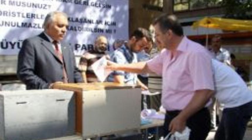 Bbp İdam İ&ccedil;in Referandum Yaptı, Halk "evet" Dedi