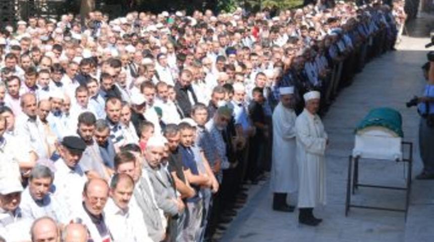 25 Şehide gıyabi cenaze namazı