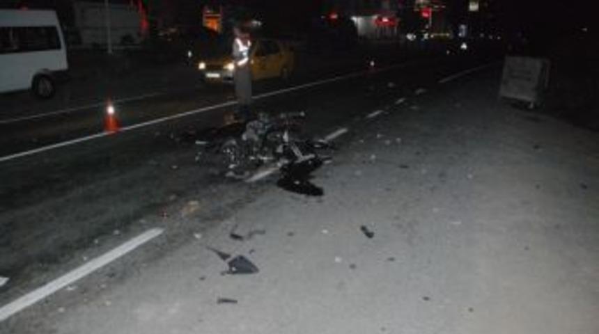 Motor S&uuml;r&uuml;c&uuml;s&uuml; Hatalı Sollama Yapan Otob&uuml;s&uuml;n Altında Kaldı