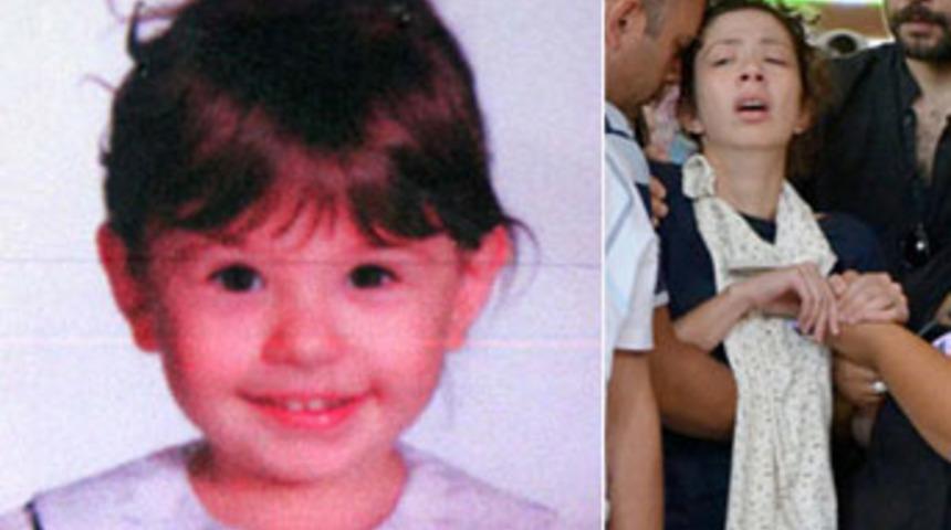 Tiyatrocu &ccedil;iftin &ouml;len kızları defnedildi