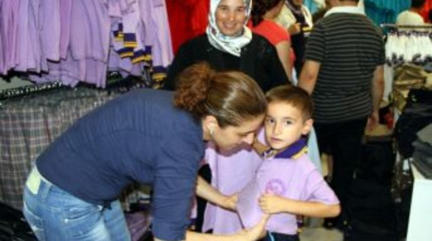 &Ouml;ğrencilerin Kıyafet Maliyeti 200 Tl