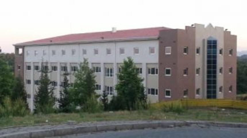 Sakarya &Uuml;niversitesi Tıp Fak&uuml;ltesi &Ouml;ğrencileri &Ouml;nl&uuml;k Giyecek