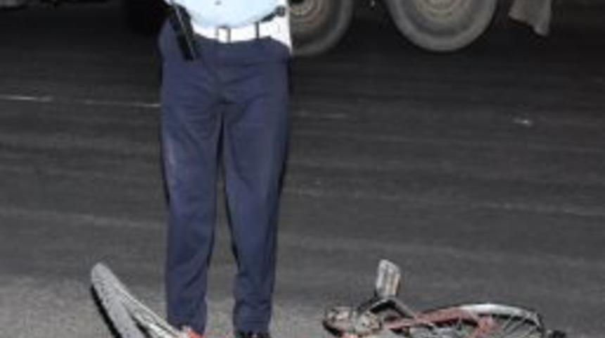 Otomobilin &Ccedil;arptığı Bisikletli &Ccedil;ocuk Yaralandı