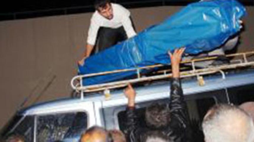 Karnındaki 8.5 aylık bebeğiyle &ouml;ld&uuml;