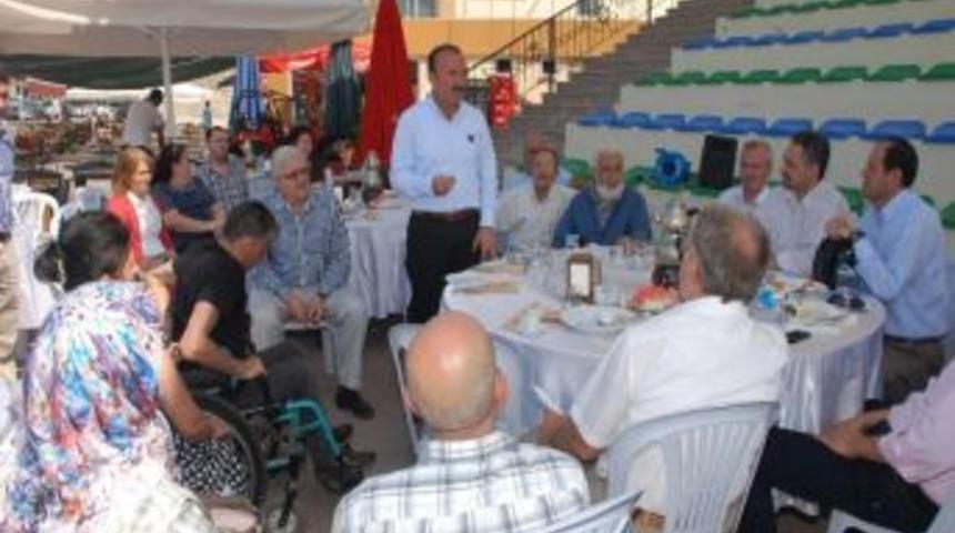 Başkan Doğan Belsa Esnafıyla Bir Araya Geldi