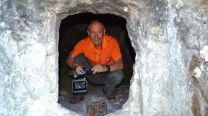 Ressam B&uuml;nyamin Kara, Belgesel &Ccedil;ekimlerini Tamamladı