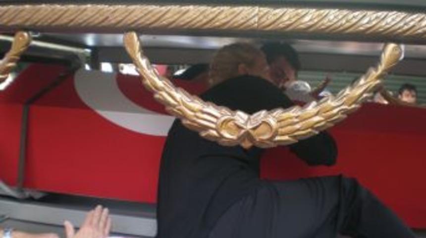 Beşiktaş Şehidini Dualarla Uğurladı