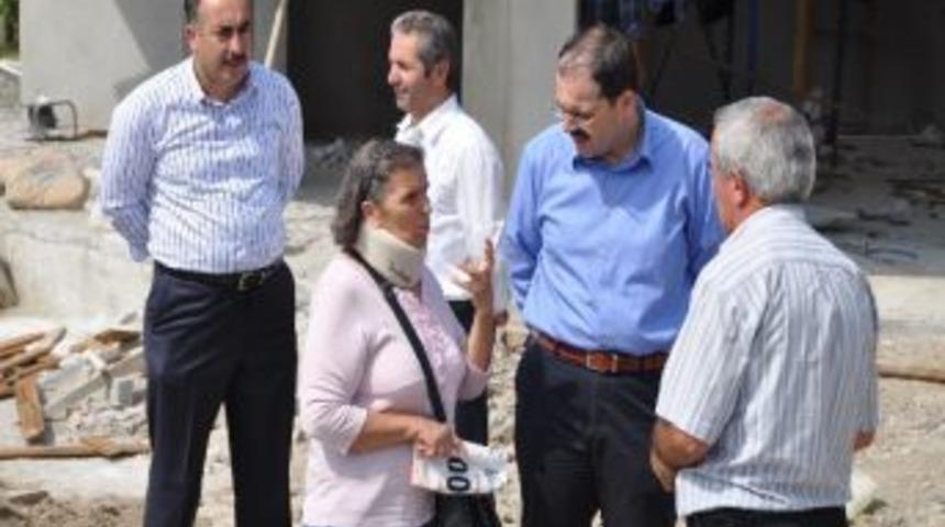 Başkan Ayaz &Ccedil;ay Bah&ccedil;esi İnşaatını İnceledi