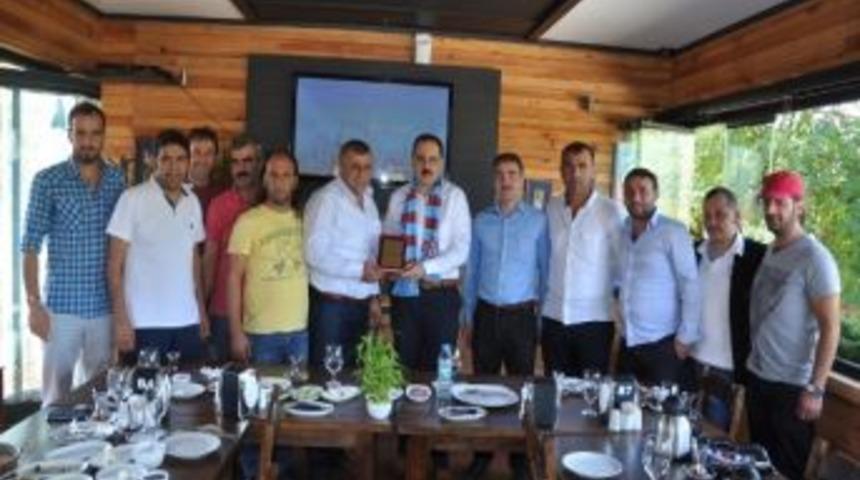 Doğantepespor&rsquo;dan Başkan Ayaz&rsquo;a Plaket