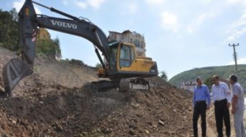 Başkan Ayaz Yol &Ccedil;alışmalarını İnceledi