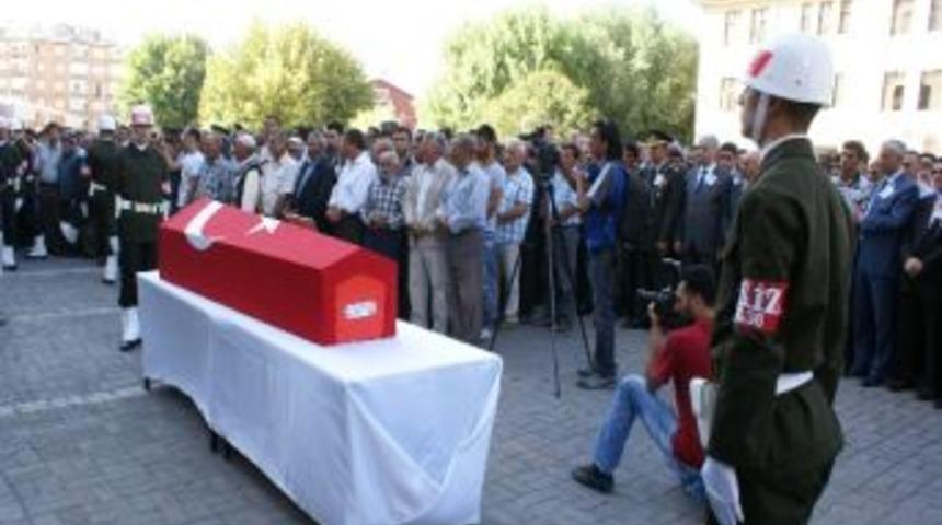 Şehit Onbaşı &Ccedil;ağun Iğdır&rsquo;da Son Yolculuğuna Uğurlandı