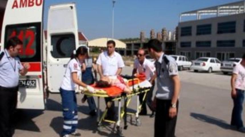 Tartıştığı annesinin boğazını kesti
