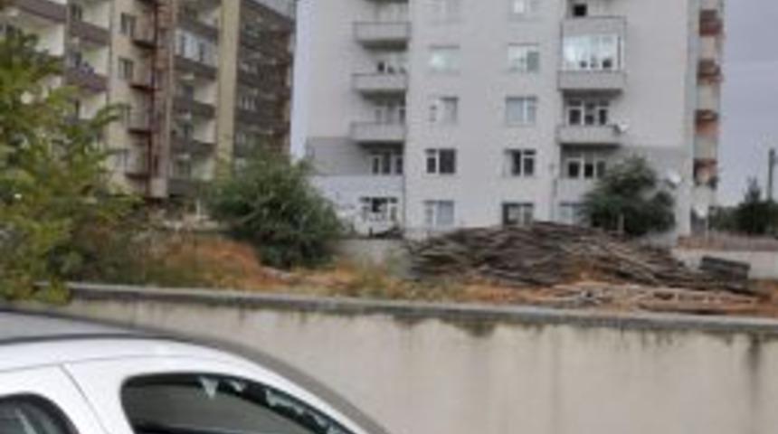 Edirne&rsquo;de Fırtına &Ccedil;atıları U&ccedil;urdu