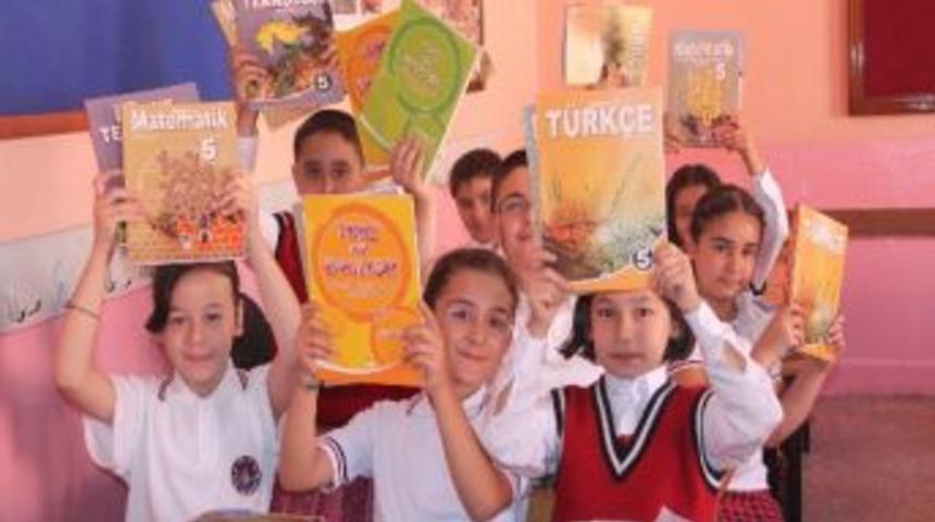 &Ouml;ğrenciler Sınıfları Doldurdu