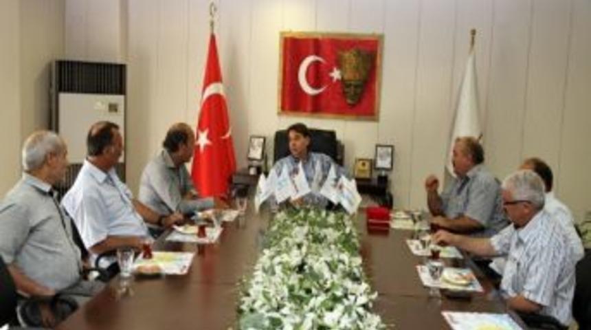 Iğdırlılar'dan Konak Belediye Başkanı Dr. Hakan Tartan'a Teşekk&uuml;r