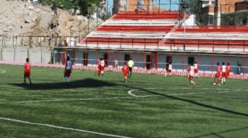 Bayraklı Belediye Spor U-15 Futbol Takımı Galibiyetle Sezonu A&ccedil;tı