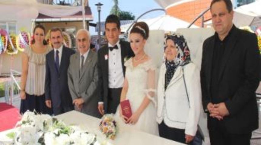 Giresun Valiliği Basın Yayın Ve Halkla İlişkiler M&uuml;d&uuml;r&uuml; Cahit Akdoğan Oğlunu Evlendirdi
