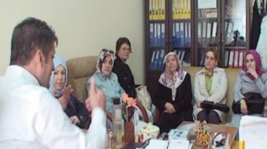 Ak Partili Hanımlardan Rehabilitasyon Merkezine Ziyaret