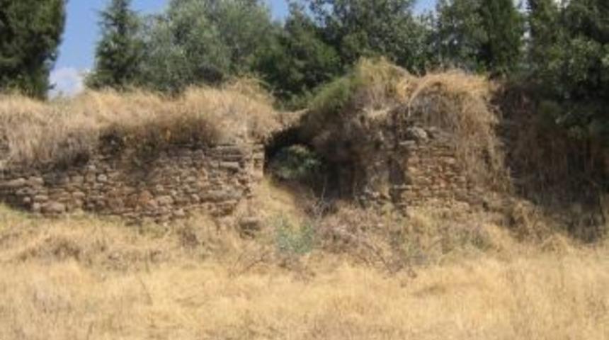Hypaipa&rsquo;da Arkeolojik Y&uuml;zey Araştırması Tamamlandı