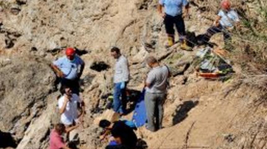 Mağarada Yabancı Uyruklu Erkek Cesedi Bulundu