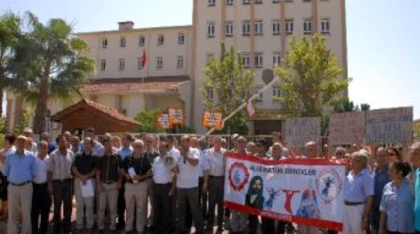 Antalya&rsquo;da Alevilerden Zorunlu Din Dersi Protestosu