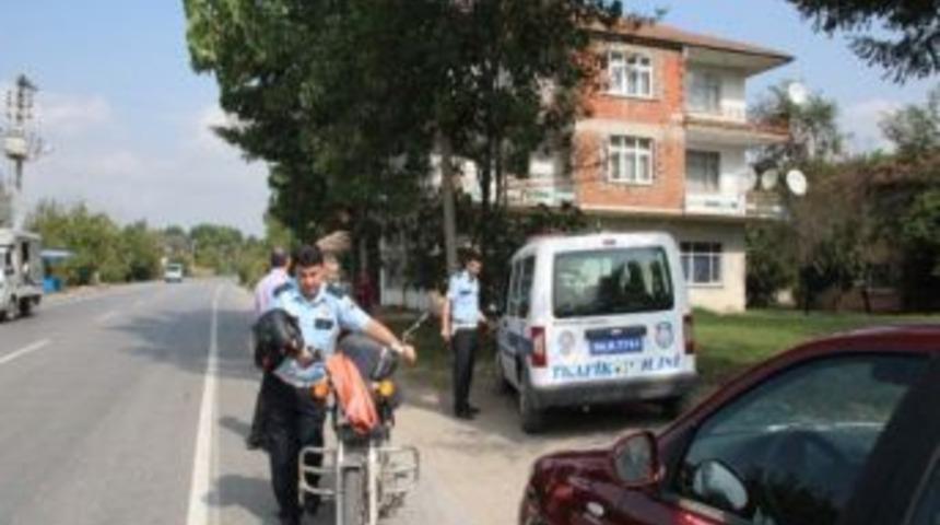 Akyazı'da Kaza: 2 Yaralı